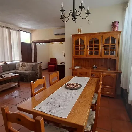 Casa Con Gran Piscina A 10min De Sitges Pousada Canyelles (Catalonia)